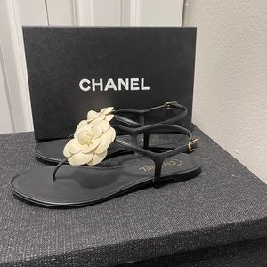 $1200 NEW Chanel Black Leather Cream Camelia Flat Sandals IT40.5/US9-9.5